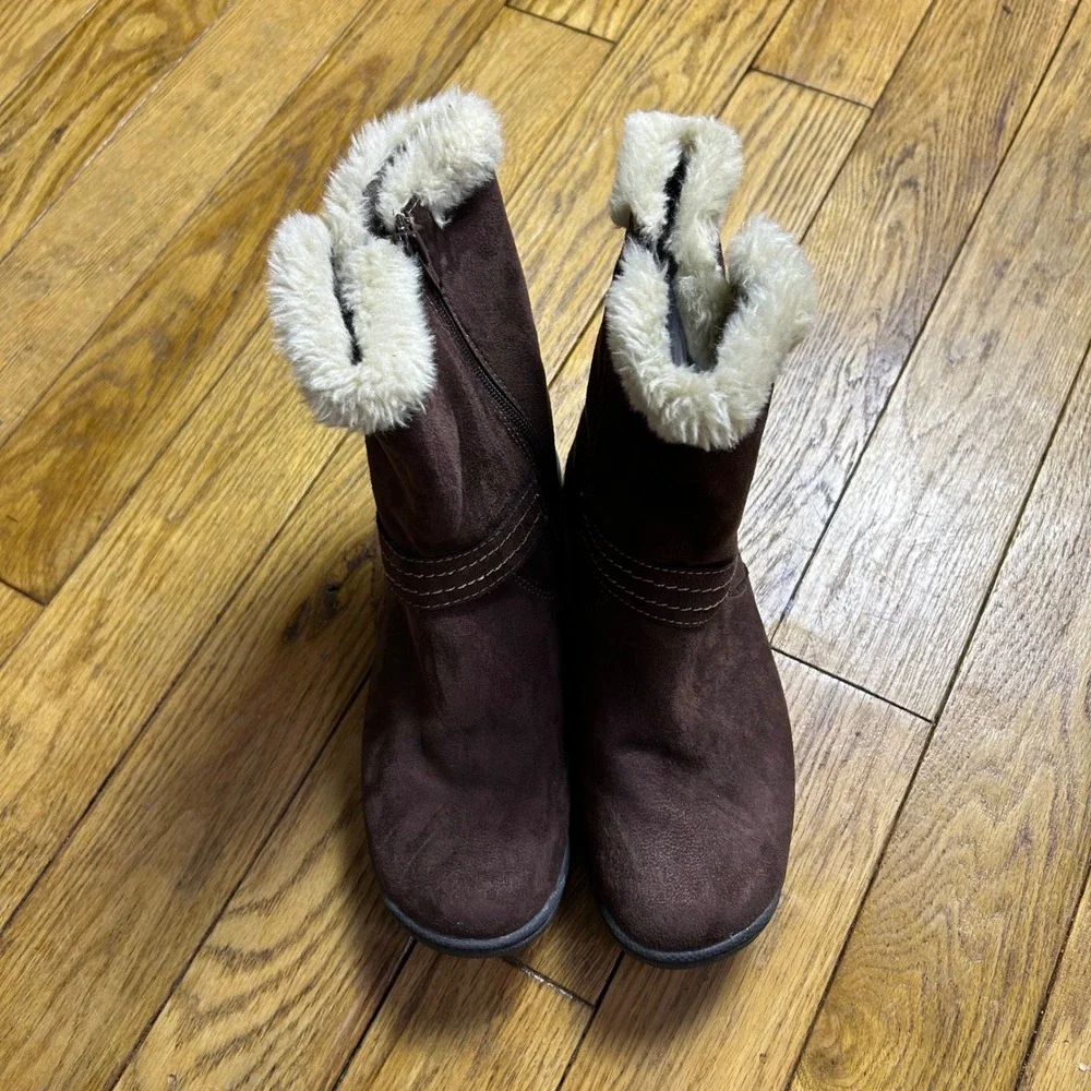 Earth Spirit Brown Faux Suede Fur Trim Winter Boots WMES46ER027 Womens Size 9